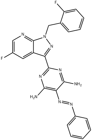 2-[5-fluor-1-(2-fluorbenzyl)-1H-pyrazolo[3,4-b]pyridin-3-yl]-5-[(E)-fenyldiazenyl]pyrimidin-4,6-diamin