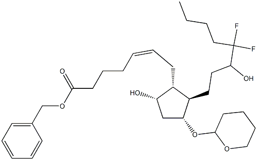Benzyl (Z)-7-[(1R,2R,3R,5S)-2-(4,4-difluor-3-hydroksyoktyl)-5-hydroksy-3-[(tetrahydro-2H-pyran-2-yl) oksy]cyklopentyl]hept-5-enoat