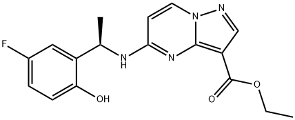 etyl (R)-5-((1-(5-fluor-2-hydroksyfenyl)etyl)amino)pyrazolo[1,5-a]pyrimidin-3-karboksylat